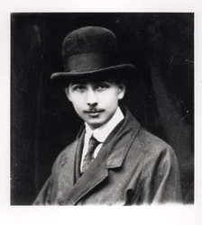 Portret van Louis Aragon (1897-1982) 1920